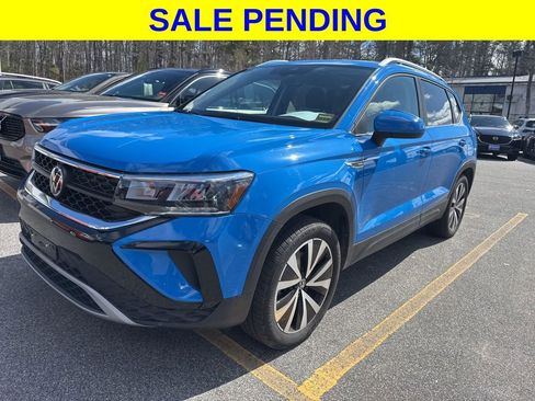 Used 2023 Volkswagen Taos SE w/ Panoramic Sunroof Package AWD/4WD image 1
