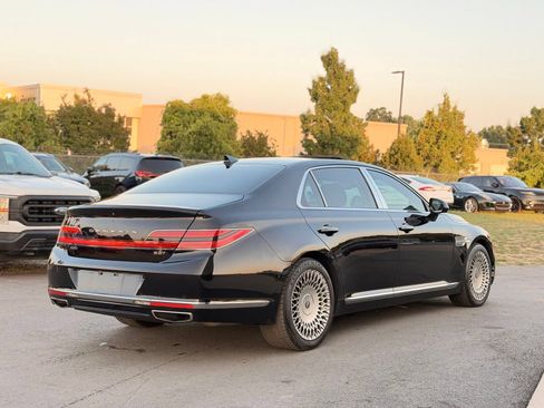 Used 2020 Genesis G90 3.3T Premium RWD image 11