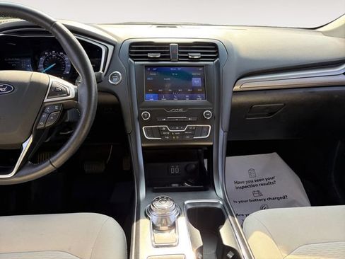 Used 2019 Ford Fusion SE w/ Equipment Group 151A FWD image 15