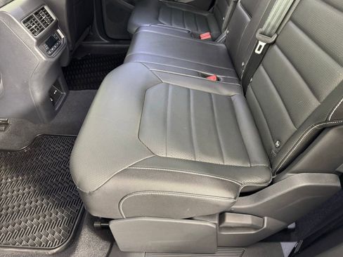 Used 2025 Volkswagen Atlas SEL image 28