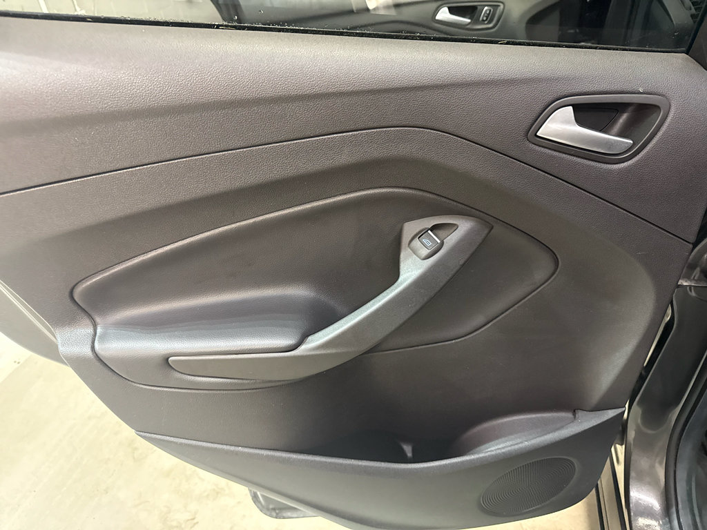 Used 2019 Ford Escape SEL FWD image 28