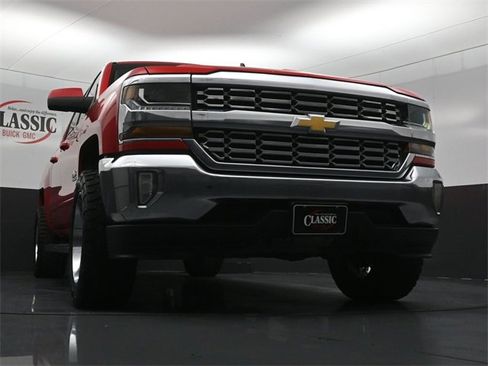 Used 2018 Chevrolet Silverado 1500 LT w/ Texas Edition image 26