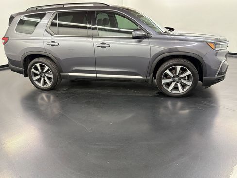 Certified 2024 Honda Pilot Touring image 8