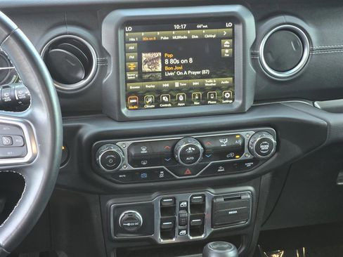 Used 2022 Jeep Wrangler Unlimited Sahara 4xe image 13