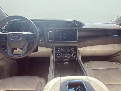 Used 2024 GMC Yukon Denali w/ LPO, Floor Liner Package AWD/4WD image 11