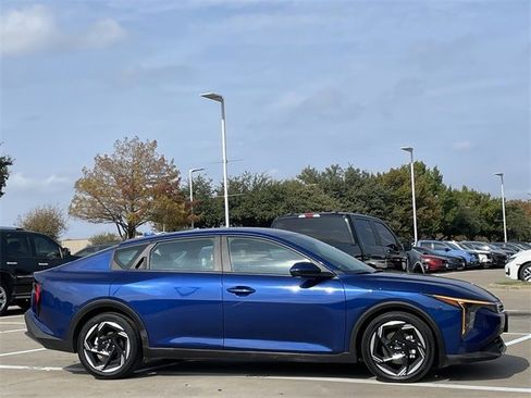 Used 2025 Kia K4 EX image 3