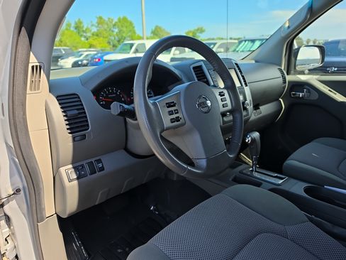 Used 2019 Nissan Frontier SV w/ Value Truck Package RWD image 14