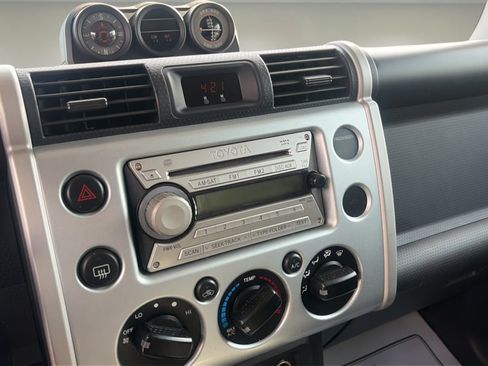 Used 2007 Toyota FJ Cruiser 4WD image 13