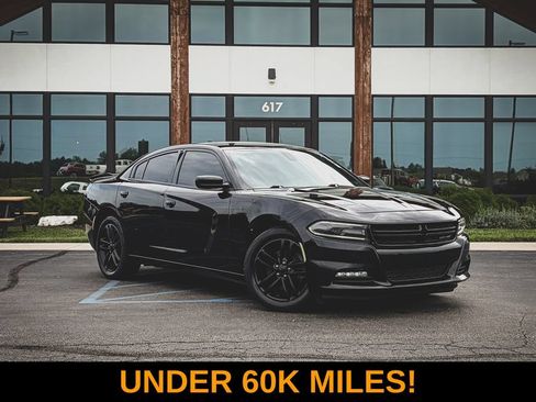 Used 2019 Dodge Charger SXT AWD/4WD image 1
