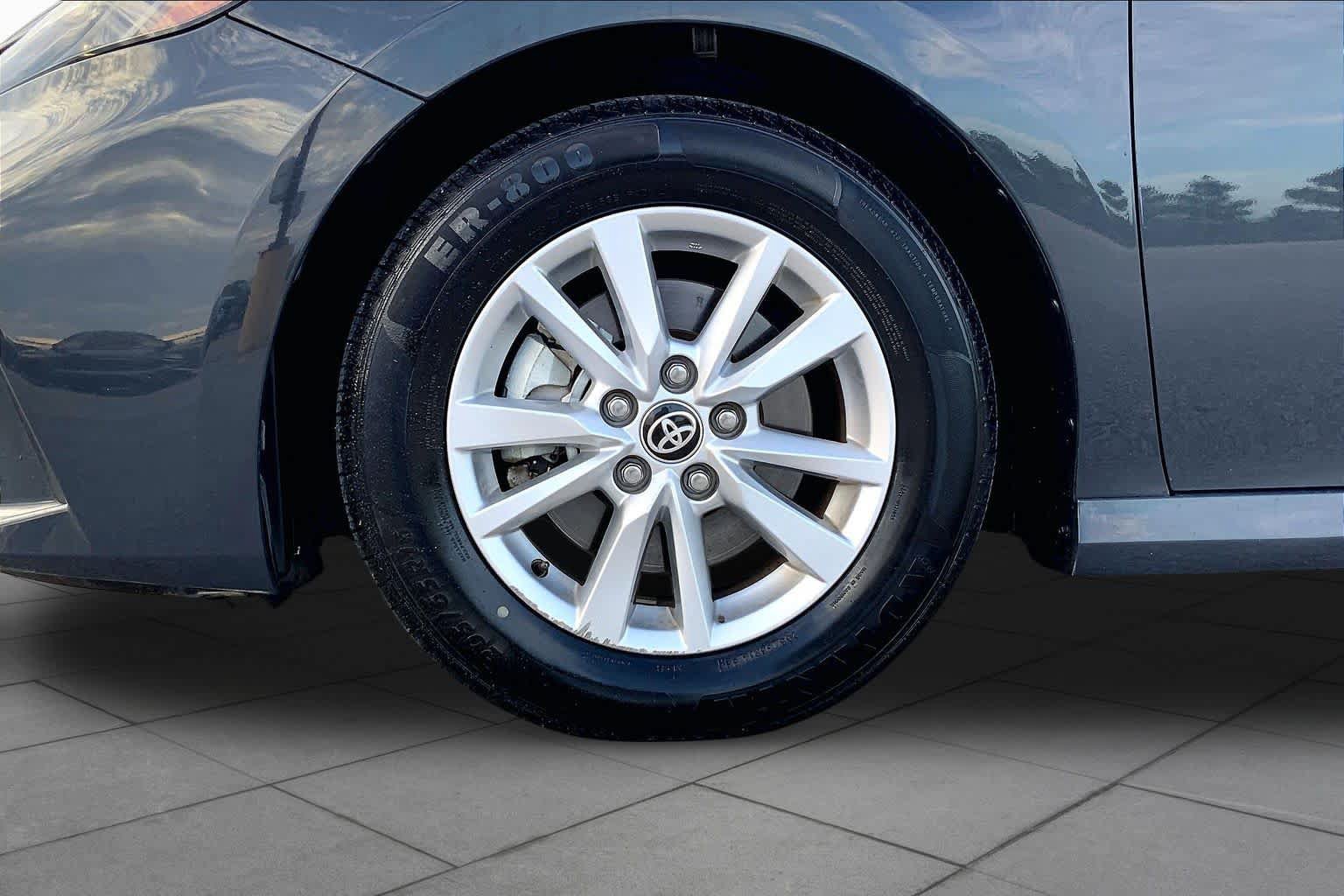 Used 2025 Toyota Camry LE FWD image 11