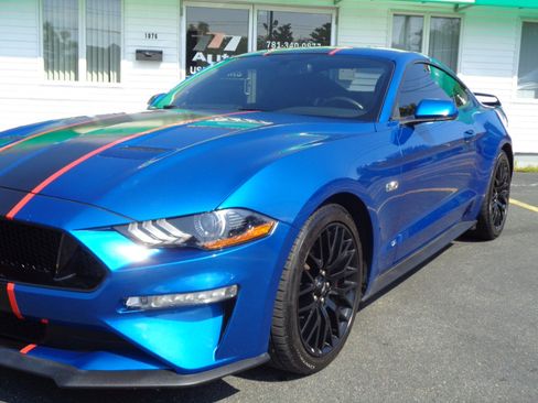 Used 2018 Ford Mustang GT w/ GT Performance Package image 9