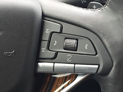 Used 2024 Cadillac Escalade Premium Luxury AWD/4WD image 42