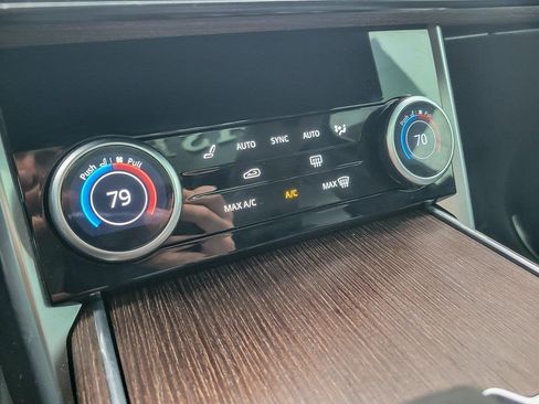 Used 2023 Land Rover Range Rover SE image 15