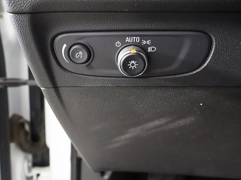 Used 2022 Buick Envision Essence w/ Sport Touring Package image 36