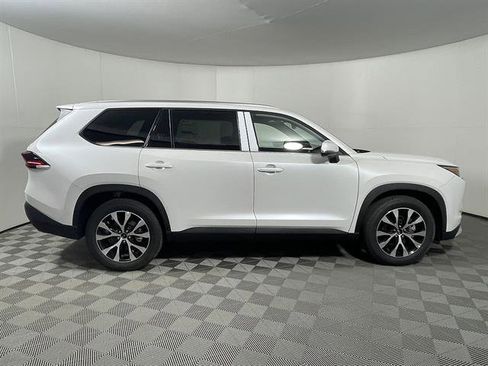 New 2026 Toyota Grand Highlander AWD Hybrid image 8