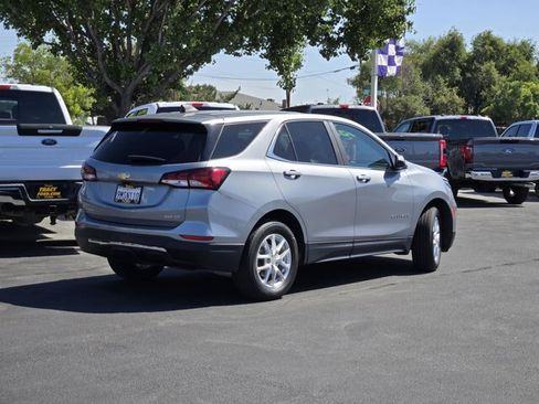 Used 2024 Chevrolet Equinox LT AWD/4WD image 4