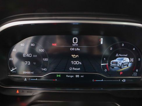 Used 2024 GMC Yukon AT4 w/ Technology Package image 16