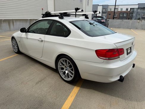 Used 2010 BMW 335i xDrive Coupe AWD/4WD image 5