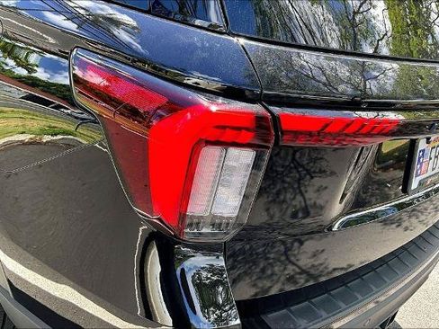 Certified 2025 Ford Explorer ST AWD/4WD image 33