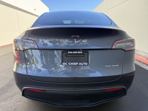 Used 2023 Tesla Model Y AWD image 9