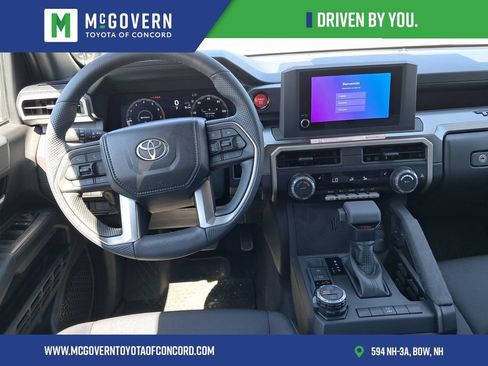 Used 2025 Toyota Tacoma TRD Off-Road AWD/4WD image 19