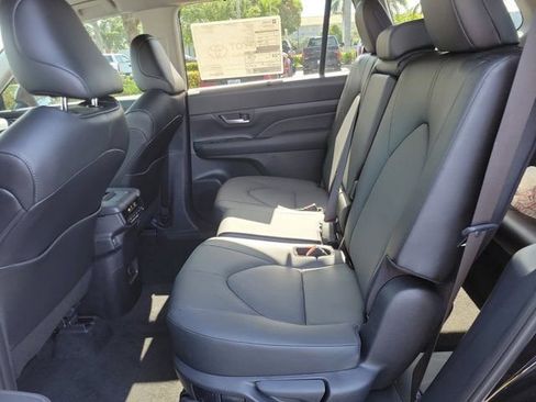 New 2026 Toyota Grand Highlander XLE FWD image 8