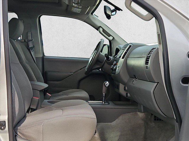 Used 2016 Nissan Frontier SV w/ SV Value Truck Package RWD image 16