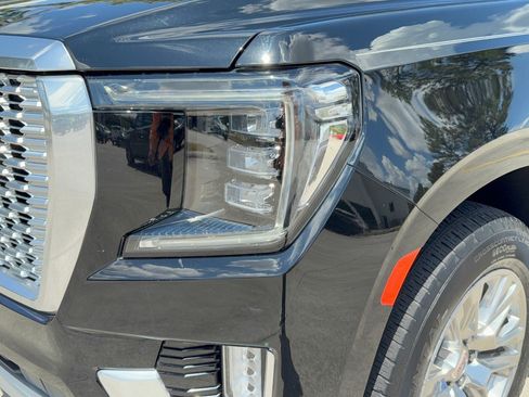 Used 2023 GMC Yukon XL Denali RWD image 12