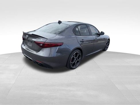 Used 2023 Alfa Romeo Giulia Veloce image 6