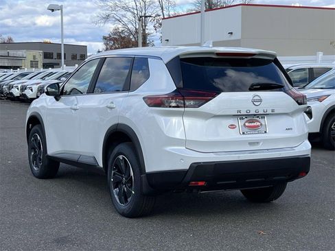 New 2026 Nissan Rogue SV w/ Cold Weather Package image 4
