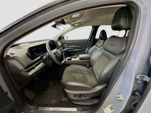 Used 2024 Nissan Ariya AWD image 13