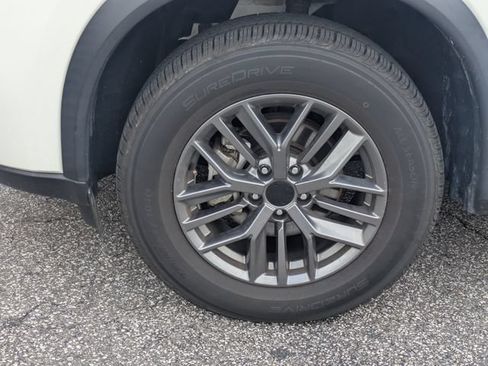 Used 2024 Nissan Rogue S AWD/4WD image 10