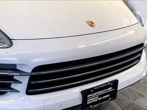 Certified 2022 Porsche Cayenne Platinum Edition image 67