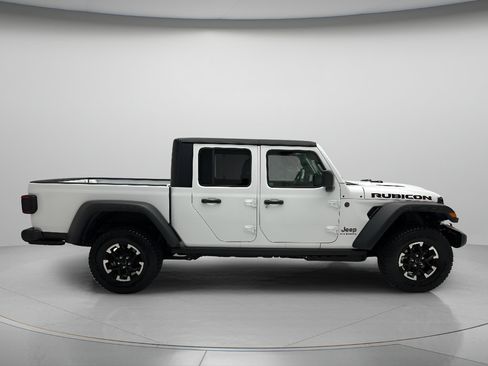 Used 2026 Jeep Gladiator Rubicon AWD/4WD image 2