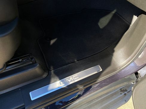 Used 2023 GMC Yukon SLT image 21