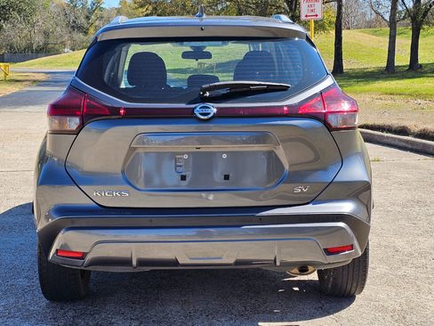 Used 2021 Nissan Kicks SV image 7