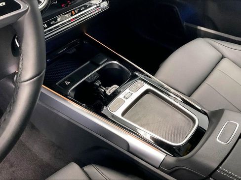 New 2026 Mercedes-Benz GLB 250 4MATIC image 7