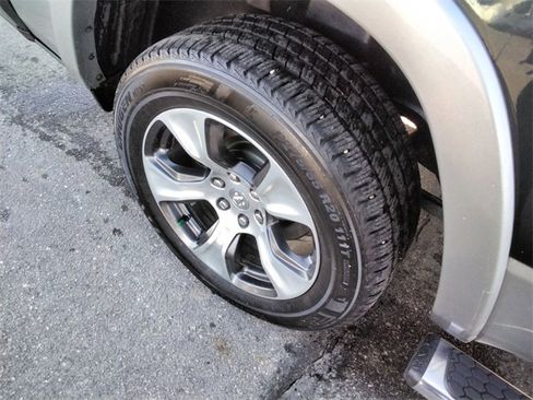 Used 2019 RAM 1500 Laramie image 19
