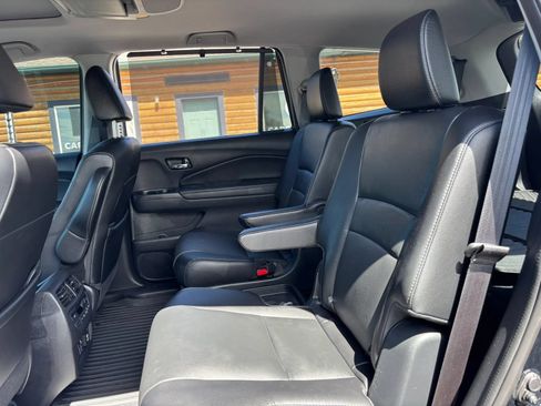 Used 2019 Honda Pilot Touring image 17