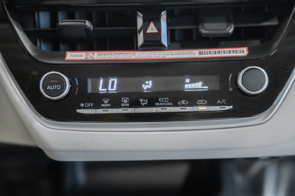Used 2025 Toyota Corolla LE FWD image 16