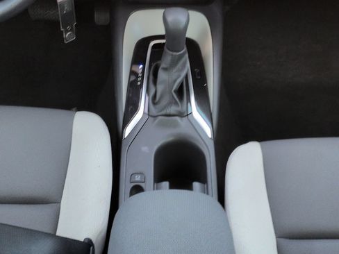 Used 2025 Toyota Corolla LE FWD image 19