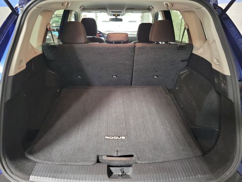 Used 2023 Nissan Rogue S image 7