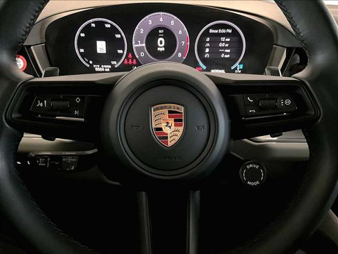 Used 2025 Porsche Cayenne image 18