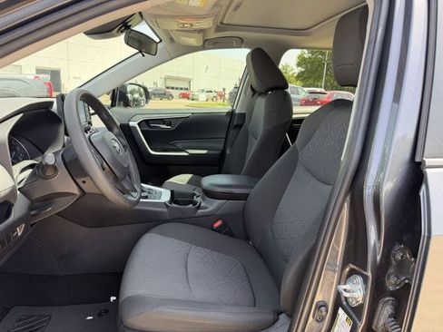 Used 2021 Toyota RAV4 XLE w/ Convenience Package AWD/4WD image 25