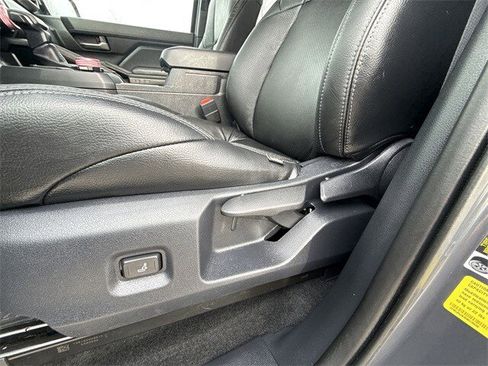 Used 2025 Toyota Tacoma TRD Off-Road image 12