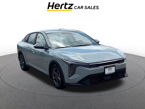 Used 2025 Kia K4 LXS image 1