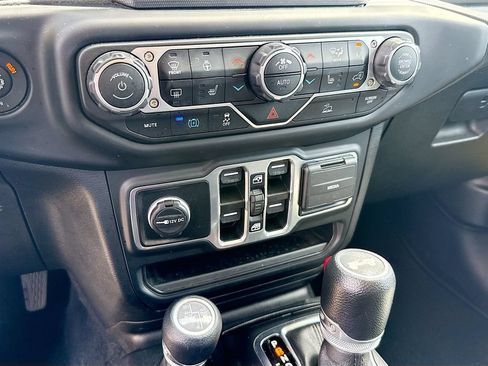 Used 2023 Jeep Wrangler Unlimited w/ Cold Weather Group AWD/4WD image 15