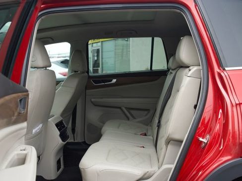 Used 2024 Volkswagen Atlas SE w/ Panoramic Sunroof Package AWD/4WD image 42