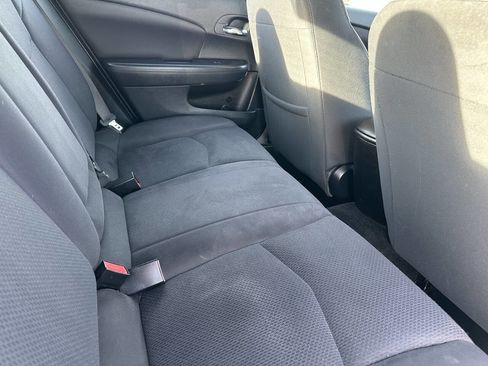 Used 2014 Chrysler 200 LX image 5