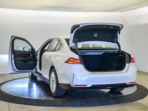 Used 2025 BMW 530i 530i w/ Premium Package image 22